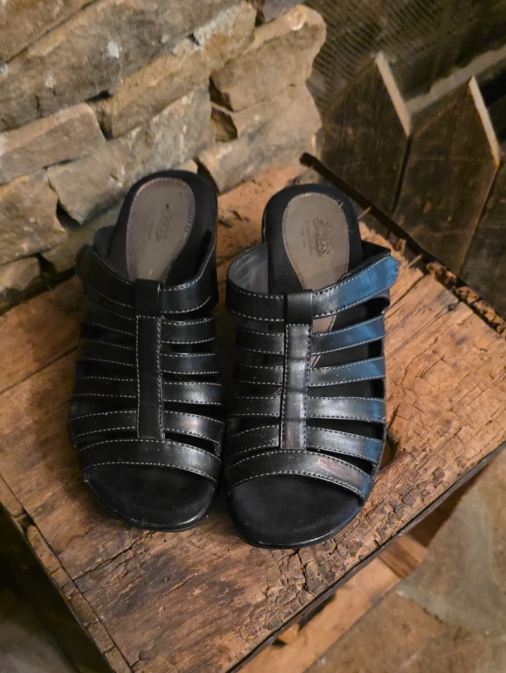 G.H. Bass & Co. Black Strappy Leather Mule Clogs